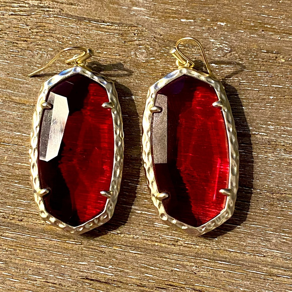 Kendra Scott Elle Drop Earrings, Gold w/Red Stone.
